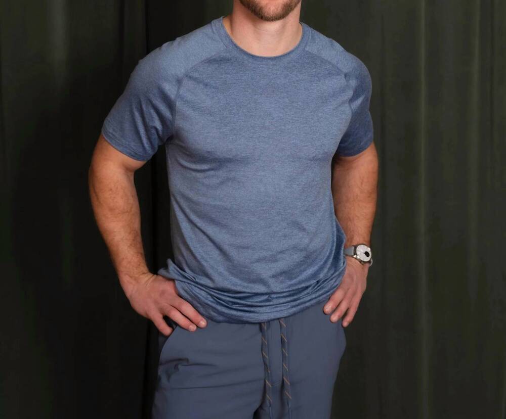 NEW RHONE men's atmosphere tee in cape blue heather